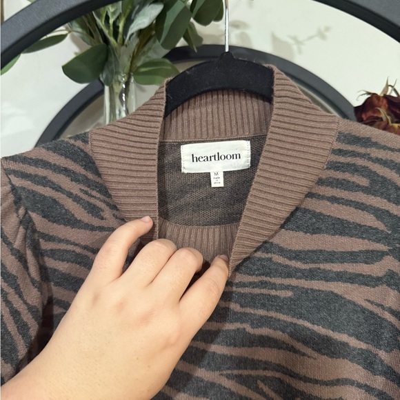 Heartloom Brown and Black Animal Print Sweater size medium - Picture 4 of 9